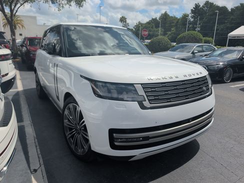 Used 2024 Land Rover Range Rover SE AWD/4WD image 1