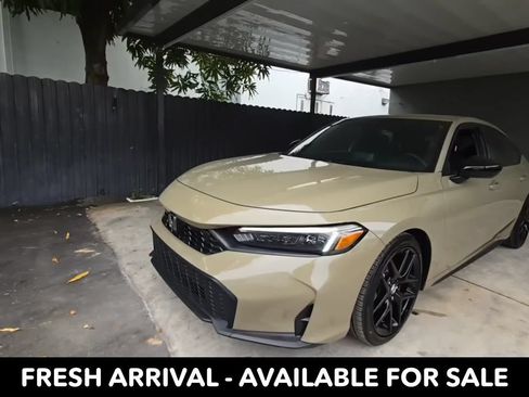 Used 2025 Honda Civic Sport image 3