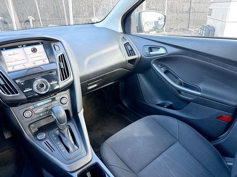 Used 2017 Ford Focus SEL image 25