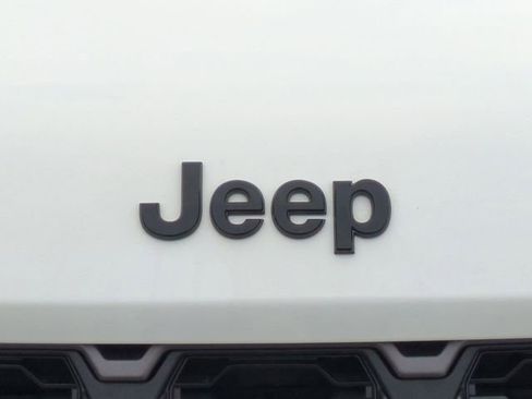 New 2026 Jeep Grand Cherokee Altitude image 41