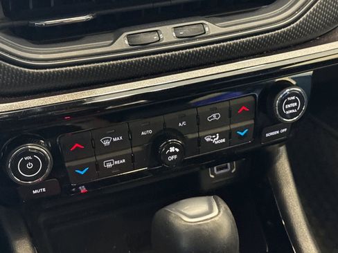 Used 2023 Jeep Compass Altitude w/ Convenience Group image 19