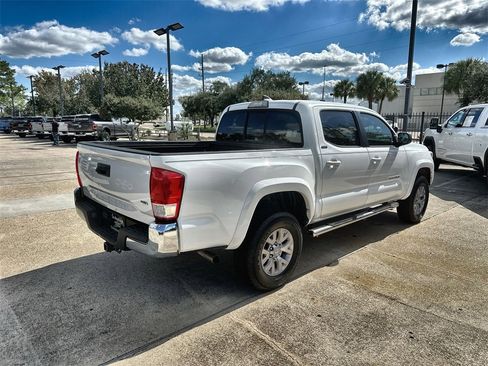 Used 2017 Toyota Tacoma SR5 image 11