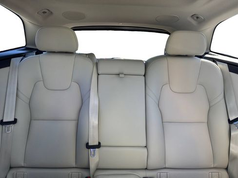 Certified 2024 Volvo XC60 B5 Plus w/ Protection Package Premier AWD/4WD image 26