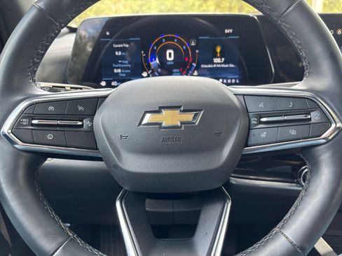 Used 2025 Chevrolet Equinox LT FWD image 27