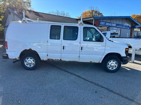 Used 2011 Ford E-250 and Econoline 250 w/ Commercial Cargo Van Pkg image 2