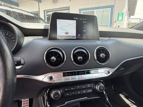 Used 2020 Kia Stinger GT2 image 27