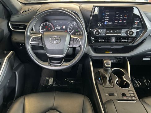 Used 2024 Toyota Highlander XSE image 37