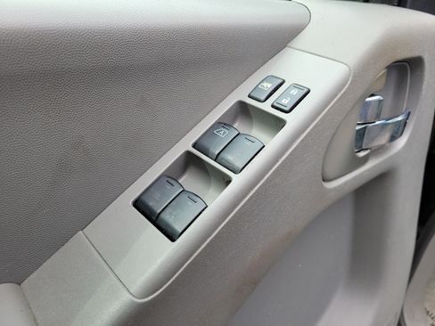 Used 2017 Nissan Frontier SV RWD image 15