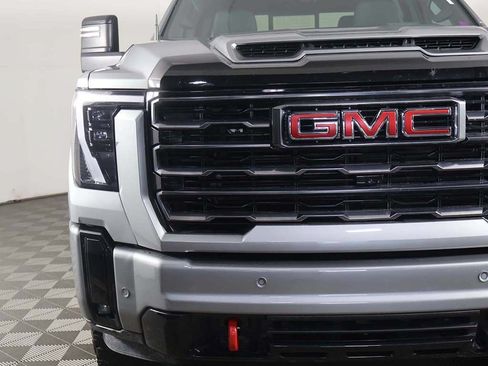 Used 2025 GMC Sierra 2500 AT4 w/ Technology Package AWD/4WD image 17
