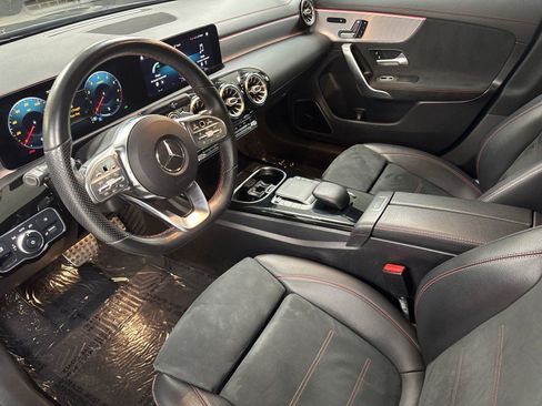 Used 2021 Mercedes-Benz CLA 250 image 9