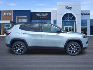 New 2025 Jeep Compass Limited w/ Sun & Sound Group AWD/4WD video 3