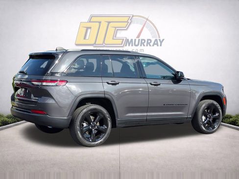 Used 2024 Jeep Grand Cherokee Limited w/ Black Appearance Package AWD/4WD image 5