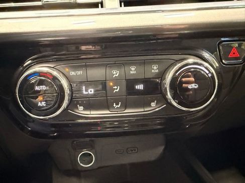 Used 2025 Chevrolet Trax ACTIV w/ Driver Confidence Package FWD image 35