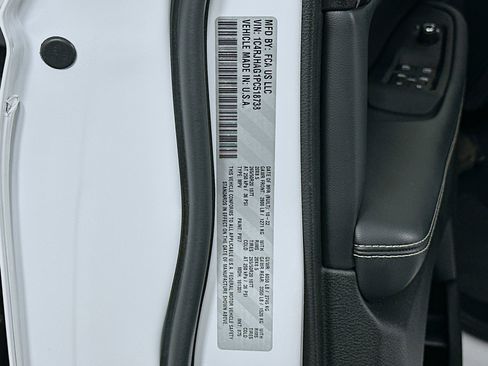 Used 2023 Jeep Grand Cherokee Altitude image 12