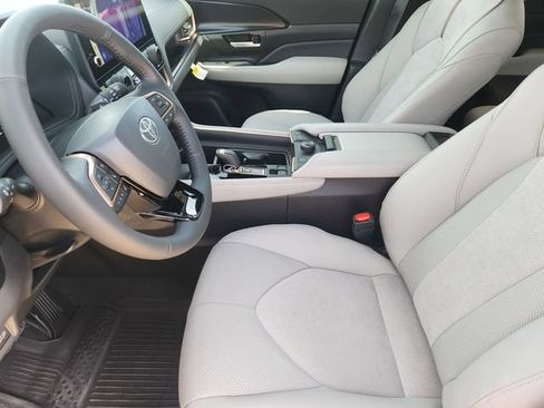 New 2026 Toyota Grand Highlander MAX Limited image 9
