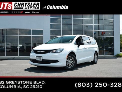 Used 2024 Chrysler Voyager LX FWD image 1