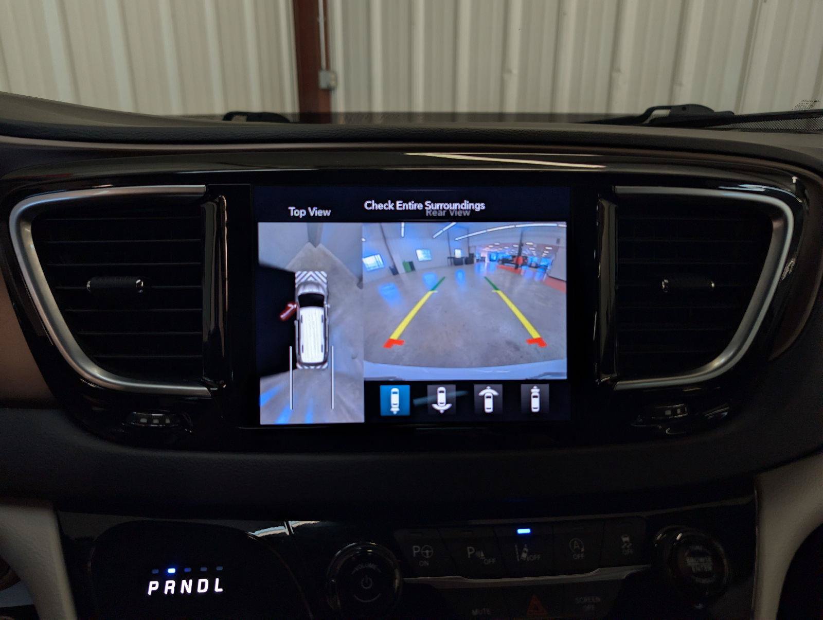 Used 2019 Chrysler Pacifica Touring-L Plus w/ Advanced Safetytec Group FWD image 25