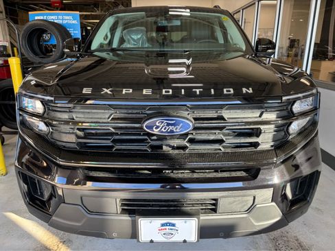 New 2026 Ford Expedition Max Active image 3