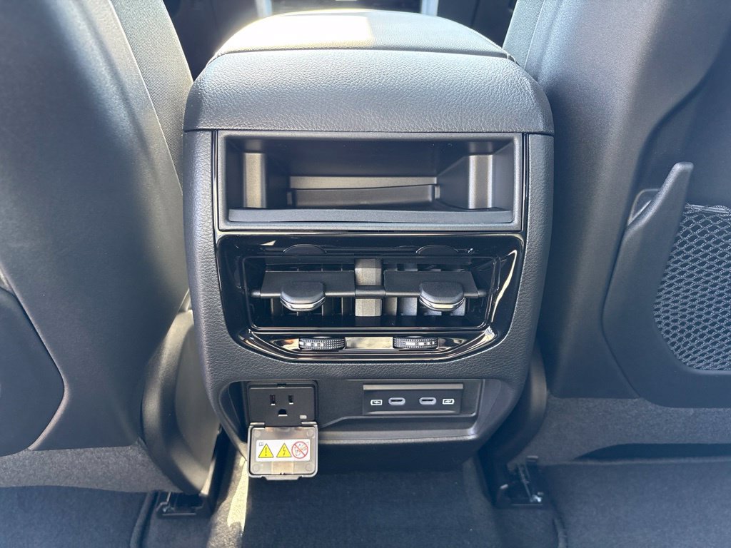 New 2027 Jeep Grand Cherokee Limited AWD/4WD image 18