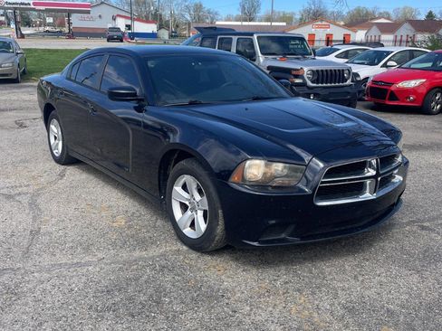 Used 2011 Dodge Charger SE image 4