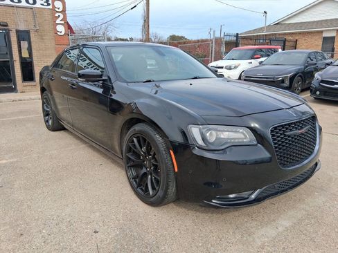 Used 2022 Chrysler 300 S image 2