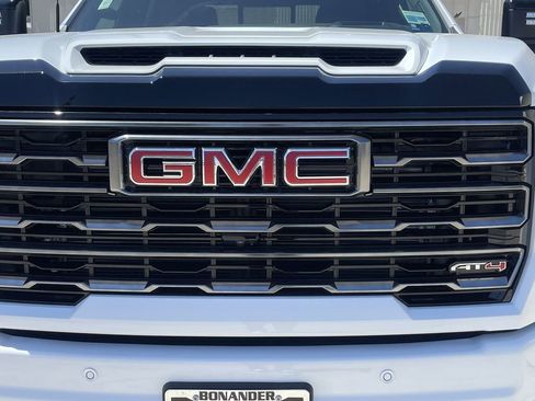 New 2026 GMC Sierra 2500 AT4 w/ AT4 Premium Plus Package AWD/4WD image 31