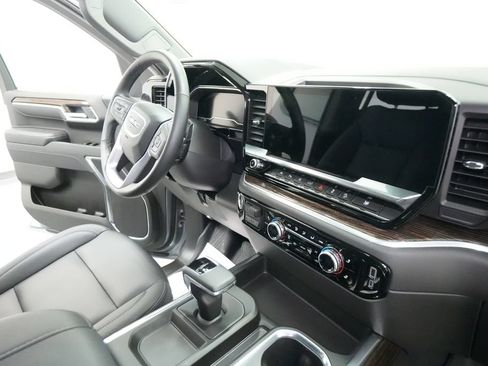 Used 2025 GMC Sierra 1500 Elevation w/ Elevation Premium Package AWD/4WD image 34