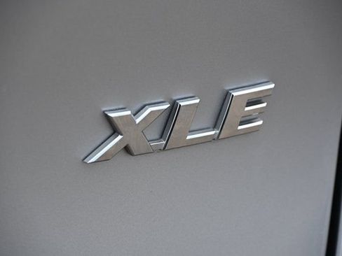 Used 2025 Toyota RAV4 XLE FWD image 34