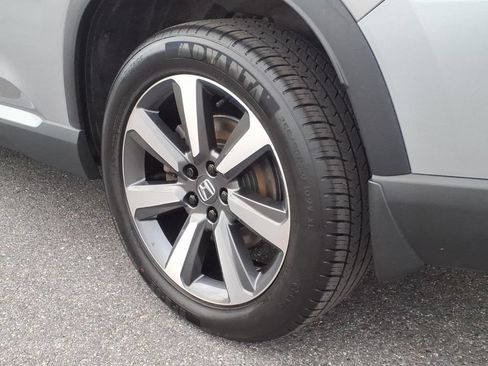 Used 2024 Honda Pilot Touring image 11