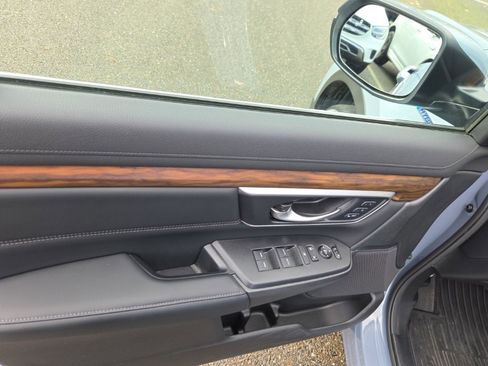 Used 2022 Honda CR-V Touring image 11