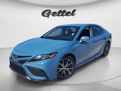 Certified 2023 Toyota Camry SE FWD image 1