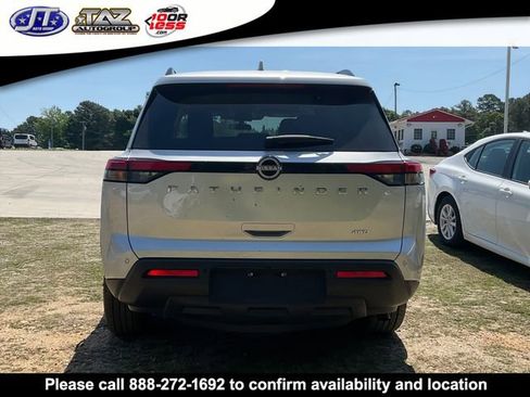 Used 2025 Nissan Pathfinder SV AWD/4WD image 2