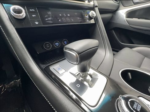 Used 2025 Genesis G70 2.5T RWD image 43