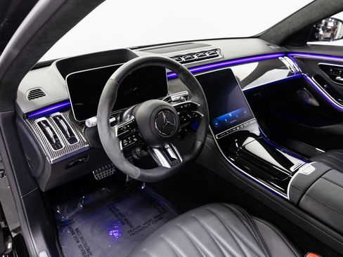 Used 2025 Mercedes-Benz S 63 AMG S image 9