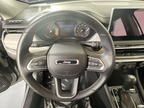 Used 2022 Jeep Compass Limited AWD/4WD image 11