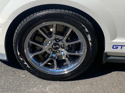 Used 2009 Ford Mustang Shelby GT500 RWD image 6