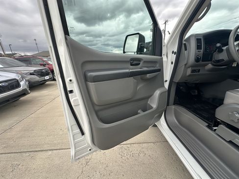 Used 2019 Nissan NV 3500 SL w/ Navigation Package RWD image 28