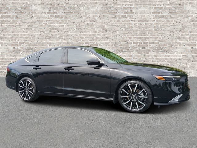 Used 2025 Honda Accord Touring image 1