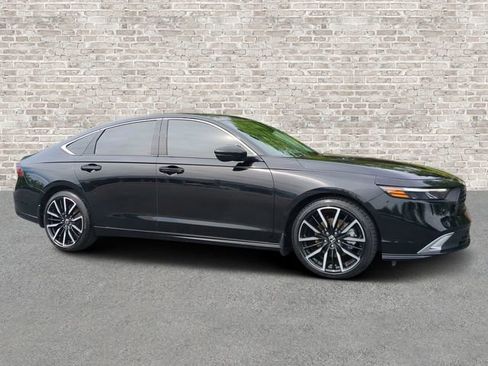 Used 2025 Honda Accord Touring image 1
