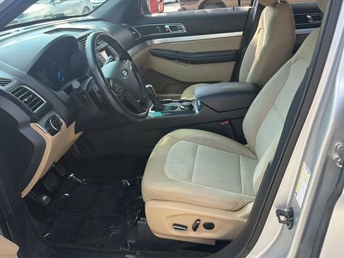Used 2016 Ford Explorer XLT AWD/4WD image 12