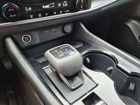 Used 2023 Nissan Rogue SV FWD image 16