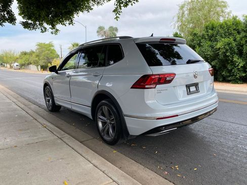 Used 2018 Volkswagen Tiguan SEL w/ R-Line Package image 12
