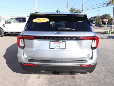 Certified 2025 Ford Explorer Active image 11