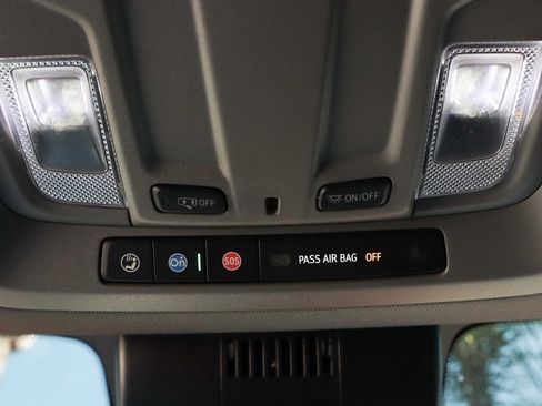 Used 2023 Chevrolet Silverado 1500 Custom image 26