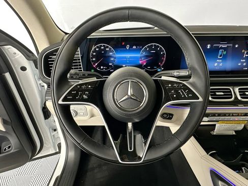 New 2026 Mercedes-Benz GLS 580 4MATIC image 11