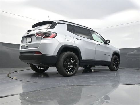 New 2026 Jeep Compass Latitude image 23