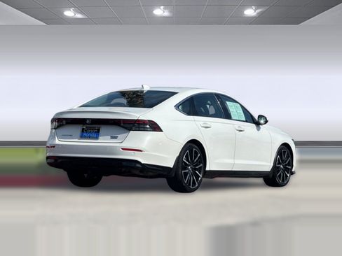 Used 2023 Honda Accord Touring image 9