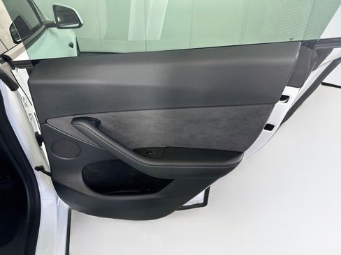 Used 2022 Tesla Model Y Performance AWD/4WD image 31
