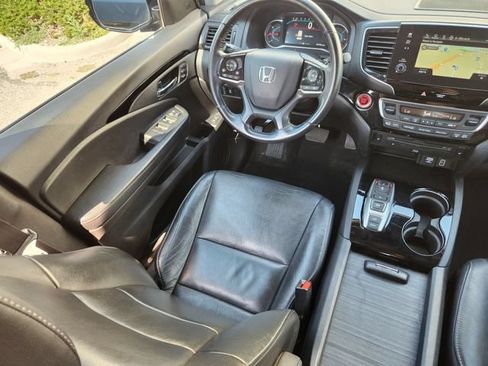 Used 2019 Honda Pilot Touring image 11