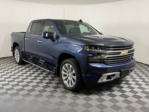 Used 2021 Chevrolet Silverado 1500 High Country w/ Technology Package image 2